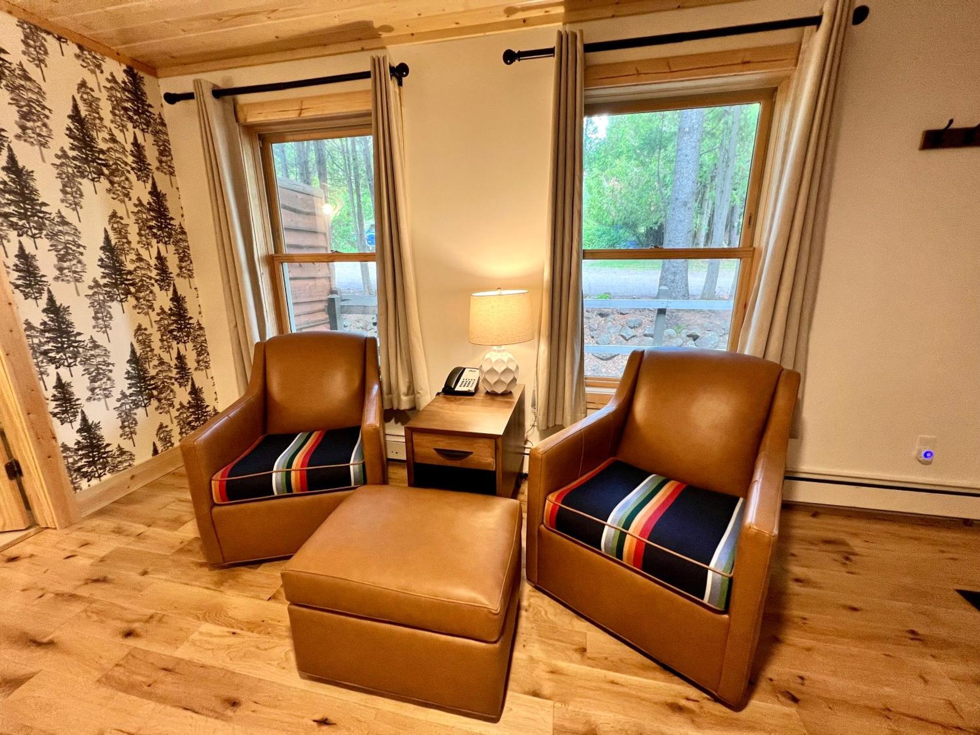Inn Thomsonite On Superior Grand Marais