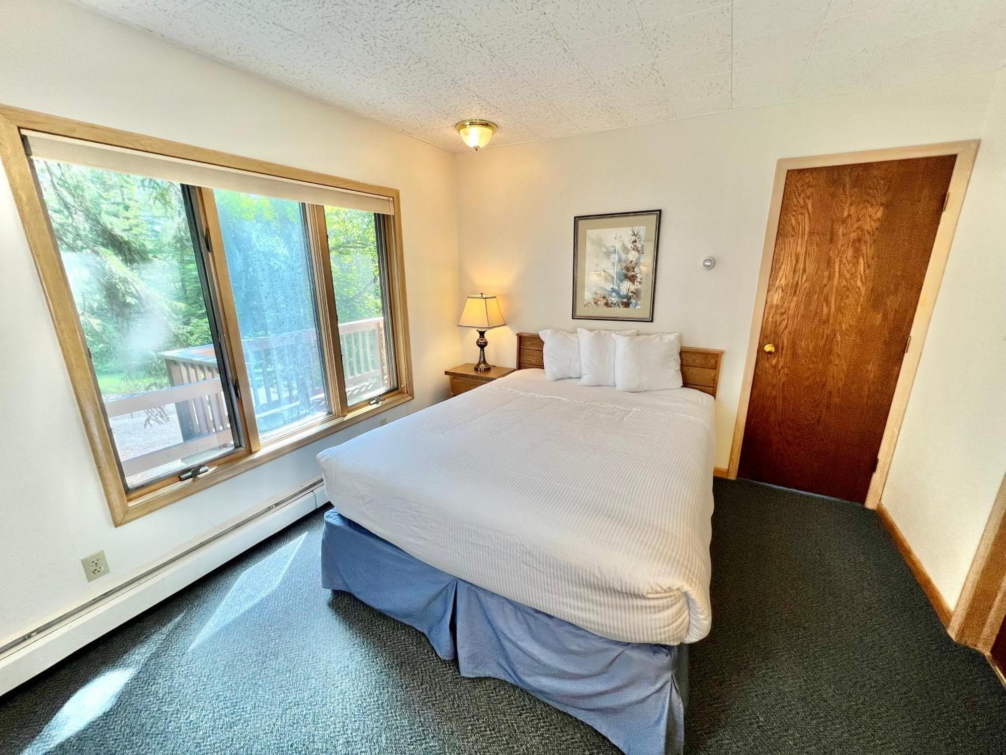 Thomsonite On Superior Inn
